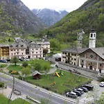 Anita Haus - * Issime