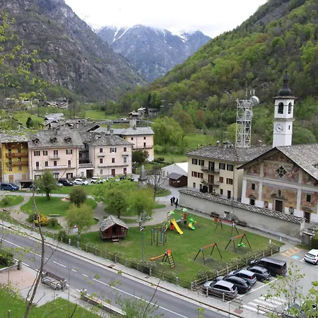 Anita Haus - * Issime