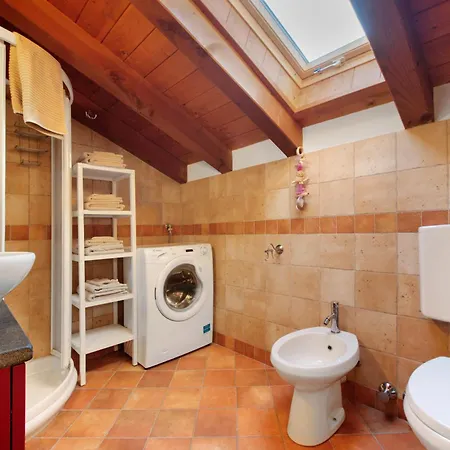 Anita Haus - * Issime